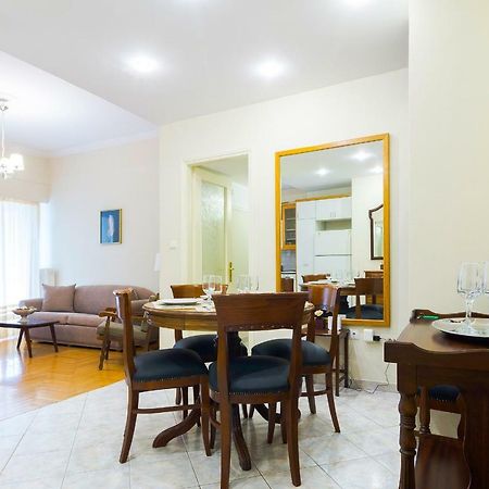 Classy 2 Bedroom Apartment Near Acropolis & Metro เอเธนส์ ภายนอก รูปภาพ