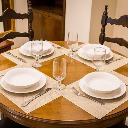 Classy 2 Bedroom Apartment Near Acropolis & Metro เอเธนส์ ภายนอก รูปภาพ
