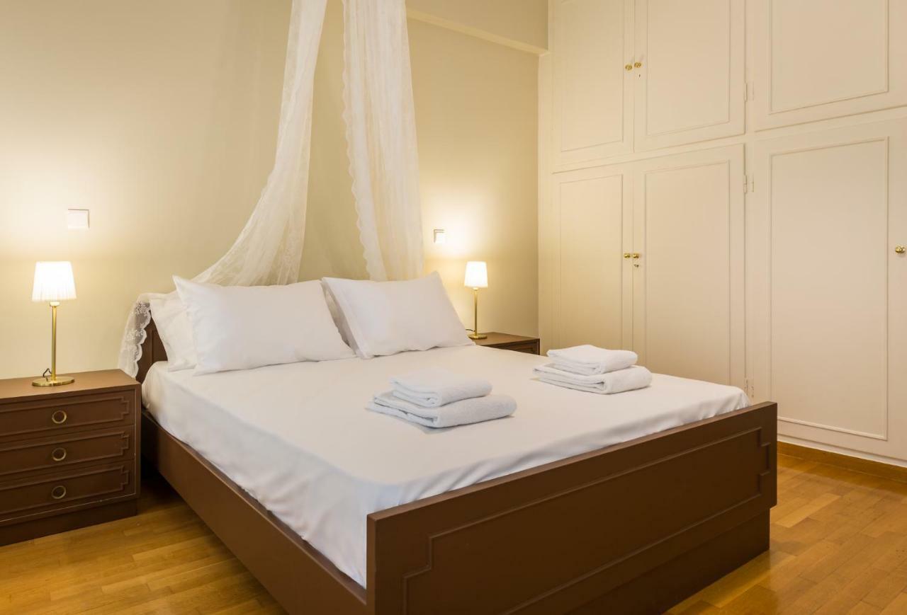 Classy 2 Bedroom Apartment Near Acropolis & Metro เอเธนส์ ภายนอก รูปภาพ