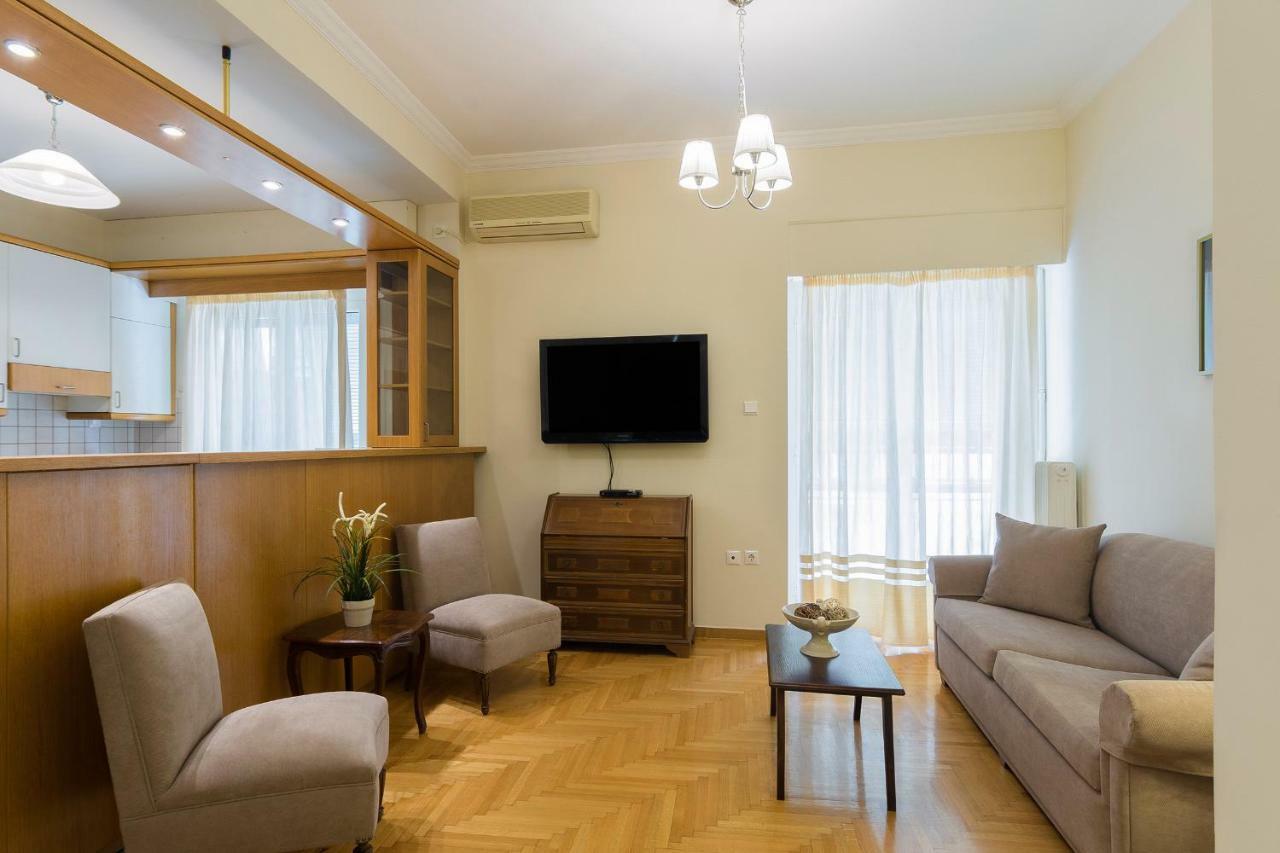 Classy 2 Bedroom Apartment Near Acropolis & Metro เอเธนส์ ภายนอก รูปภาพ