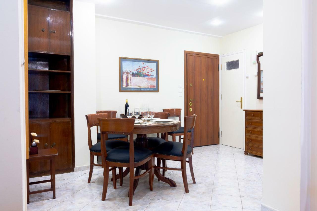 Classy 2 Bedroom Apartment Near Acropolis & Metro เอเธนส์ ภายนอก รูปภาพ