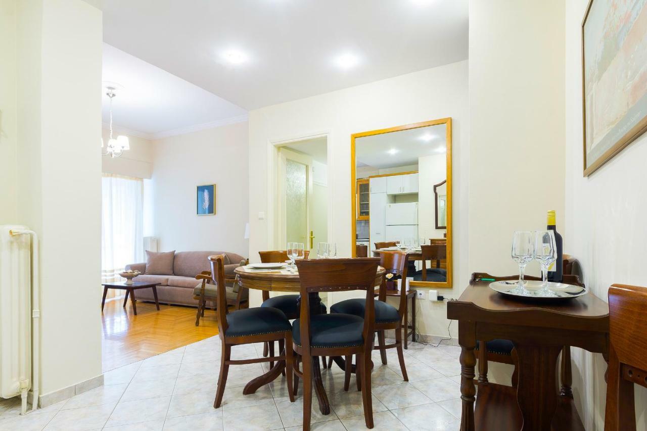Classy 2 Bedroom Apartment Near Acropolis & Metro เอเธนส์ ภายนอก รูปภาพ