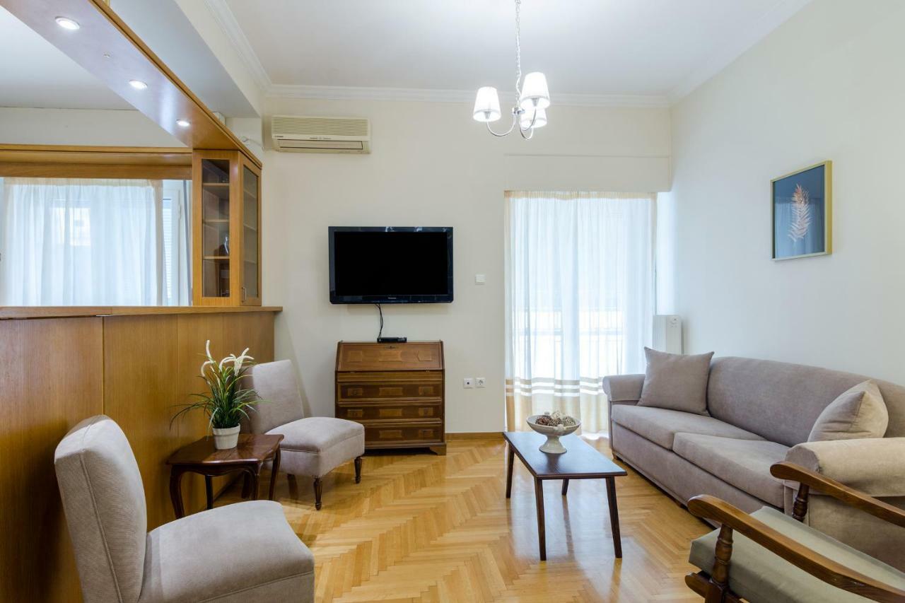 Classy 2 Bedroom Apartment Near Acropolis & Metro เอเธนส์ ภายนอก รูปภาพ