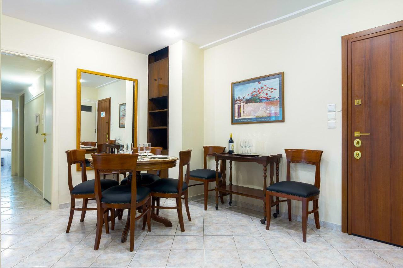 Classy 2 Bedroom Apartment Near Acropolis & Metro เอเธนส์ ภายนอก รูปภาพ