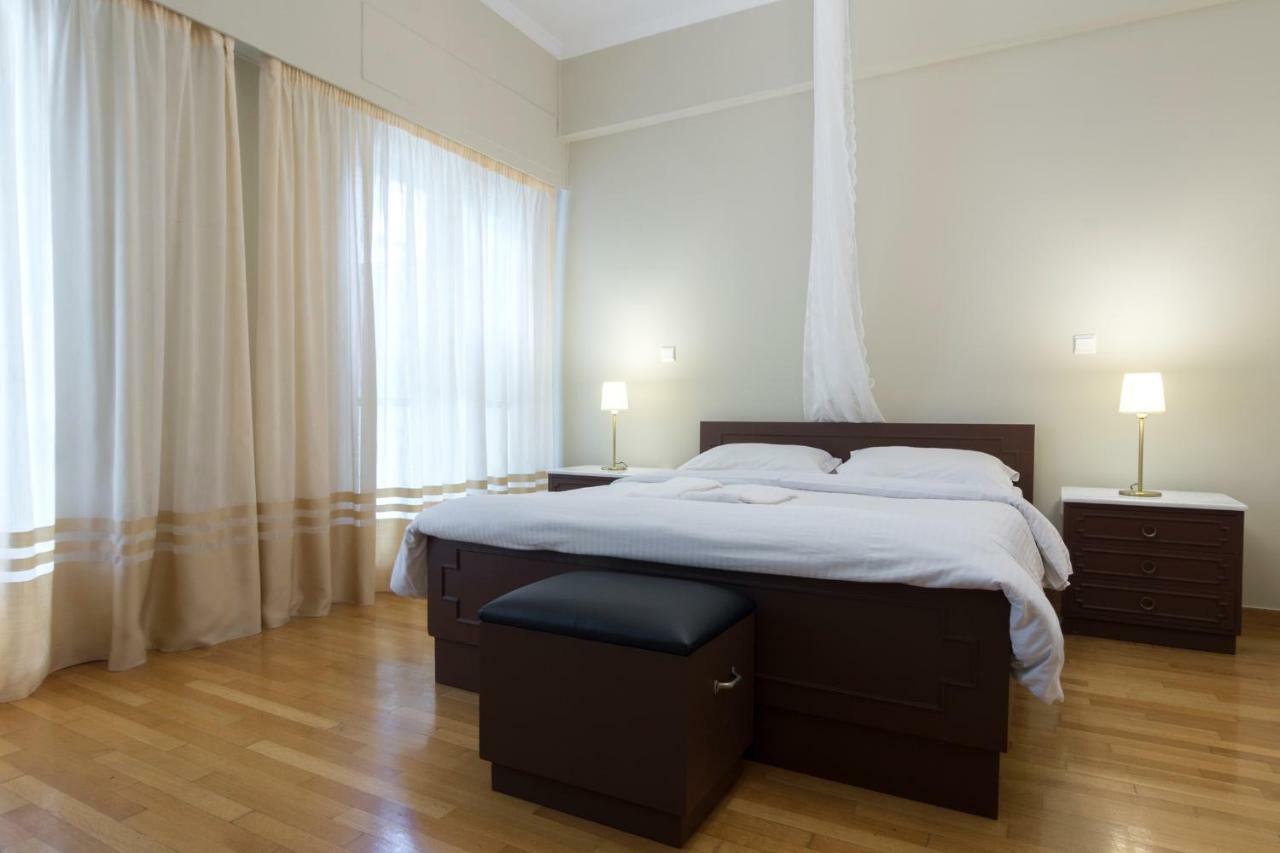 Classy 2 Bedroom Apartment Near Acropolis & Metro เอเธนส์ ภายนอก รูปภาพ