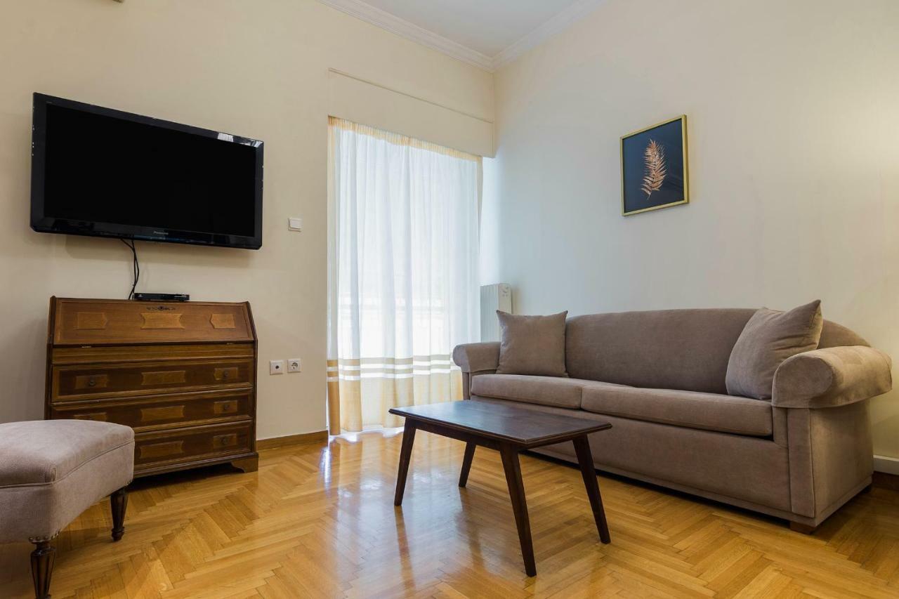 Classy 2 Bedroom Apartment Near Acropolis & Metro เอเธนส์ ภายนอก รูปภาพ