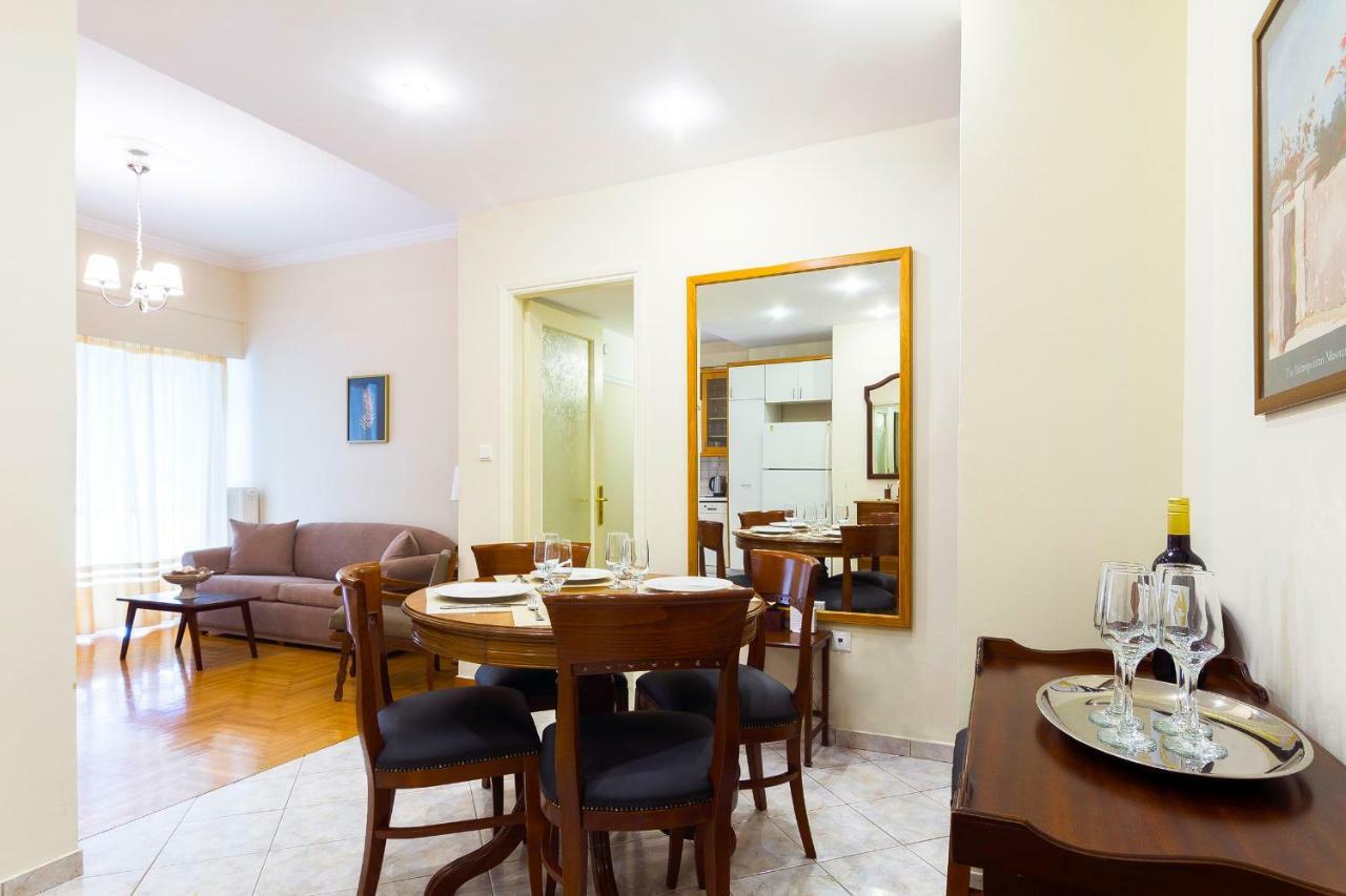 Classy 2 Bedroom Apartment Near Acropolis & Metro เอเธนส์ ภายนอก รูปภาพ