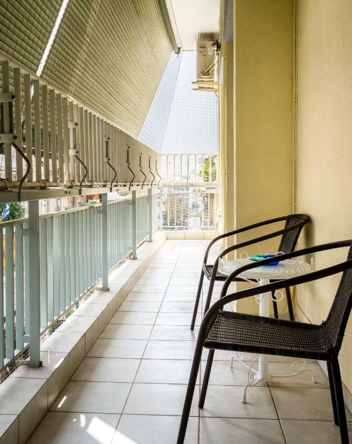 Classy 2 Bedroom Apartment Near Acropolis & Metro เอเธนส์ ภายนอก รูปภาพ