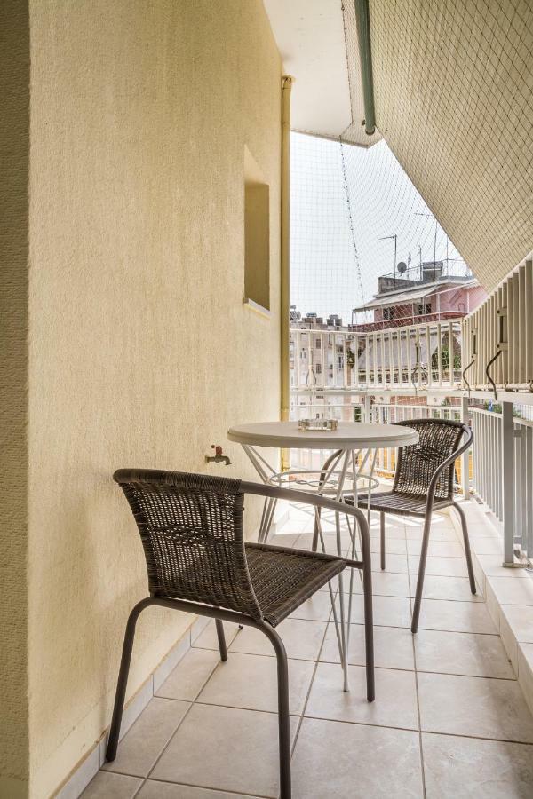 Classy 2 Bedroom Apartment Near Acropolis & Metro เอเธนส์ ภายนอก รูปภาพ