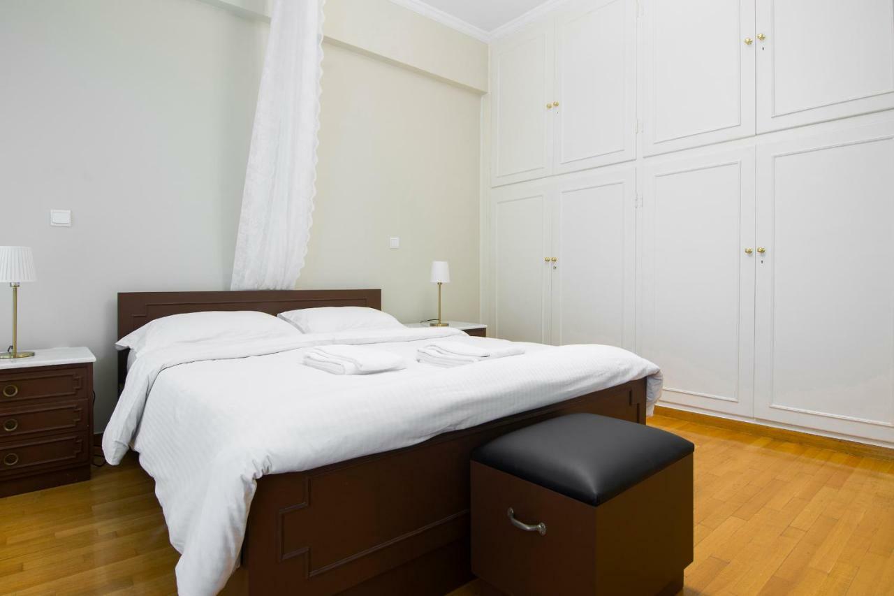 Classy 2 Bedroom Apartment Near Acropolis & Metro เอเธนส์ ภายนอก รูปภาพ